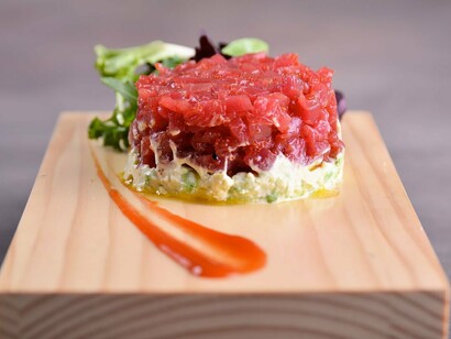 Hung Fai. Tartar de atún rojo con salsa siracha