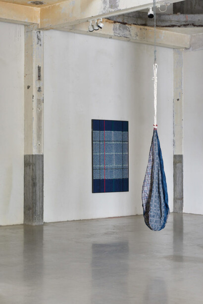 Various artists, Threads of being: textiles, time and transformation, exhibition view. Courtesy of Axel Vervoordt Gallery
