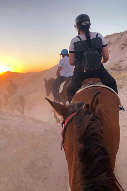A cavallo in Cappadocia, Turchia