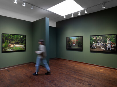 Julia Fullerton-Batten, Tableaux, exhibition view. Courtesy of Fahey/Klein Gallery