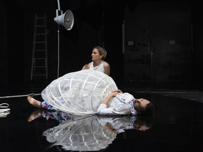 (Nicht)mütter! ([non]mothers!). Courtesy of Residenztheater