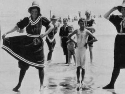 In spiaggia nei primi anni del Novecento
