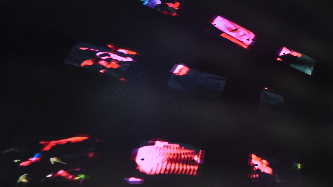 New Wolincheonganggigok, 2018, Stainless Steel Supermirror comprising of 1,000 individual pieces, 310×120cm. Courtesy of the artist and the Korean Cultural Centre UK