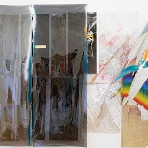 Isa Genzken (*1948)
Wind I (David), 2009
Spiegelfolie, C-Prints, Sprühfarbe, Lack, Klebeband und Metall auf Plastikfolie, 198 × 300 cm
Städel Museum, Frankfurt am Main Eigentum des Städelschen Museums-Vereins e.V.
© VG Bild-Kunst, Bonn 2019