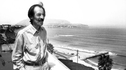 Julio Ramón Ribeyro, considerado uno de los mejores cuentistas de la literatura latinoamericana (fotografía de Herman Schwarz)