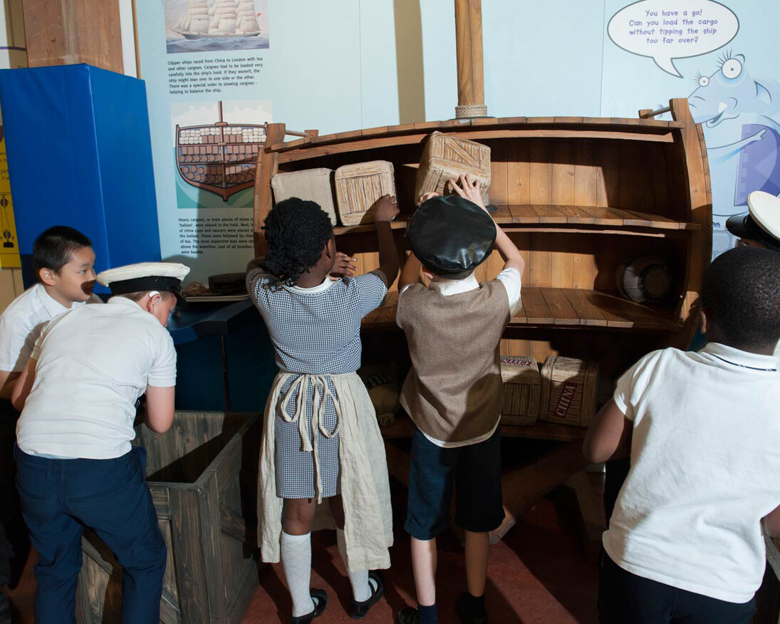 Mudlarks. Courtesy of Museum of London Docklands