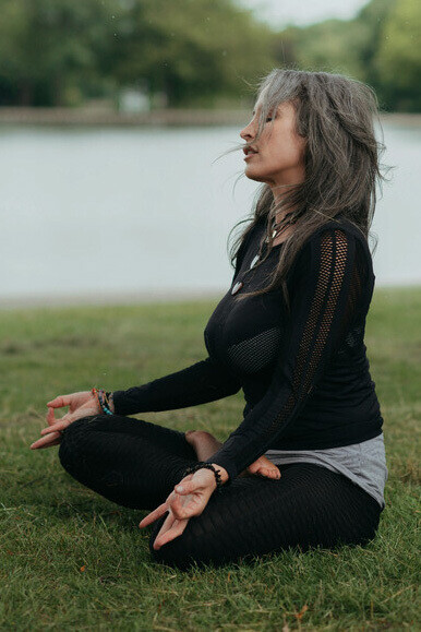   Atmadivijñana é o conhecimento de sua verdadeira essência, essencial para o equilíbrio mental e emocional