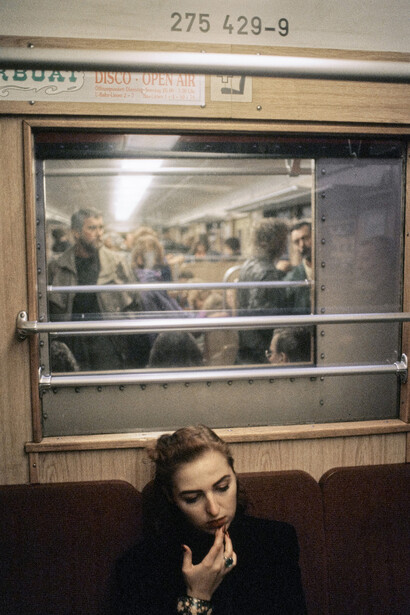 Werner Mahler, In der S-Bahn, 1990. b. Courtesy of Galerie Springer