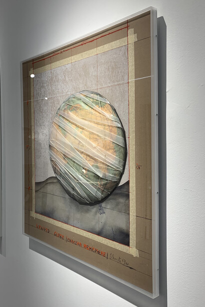 Wrapped and unwrapped. Courtesy of Oliver Cole Gallery