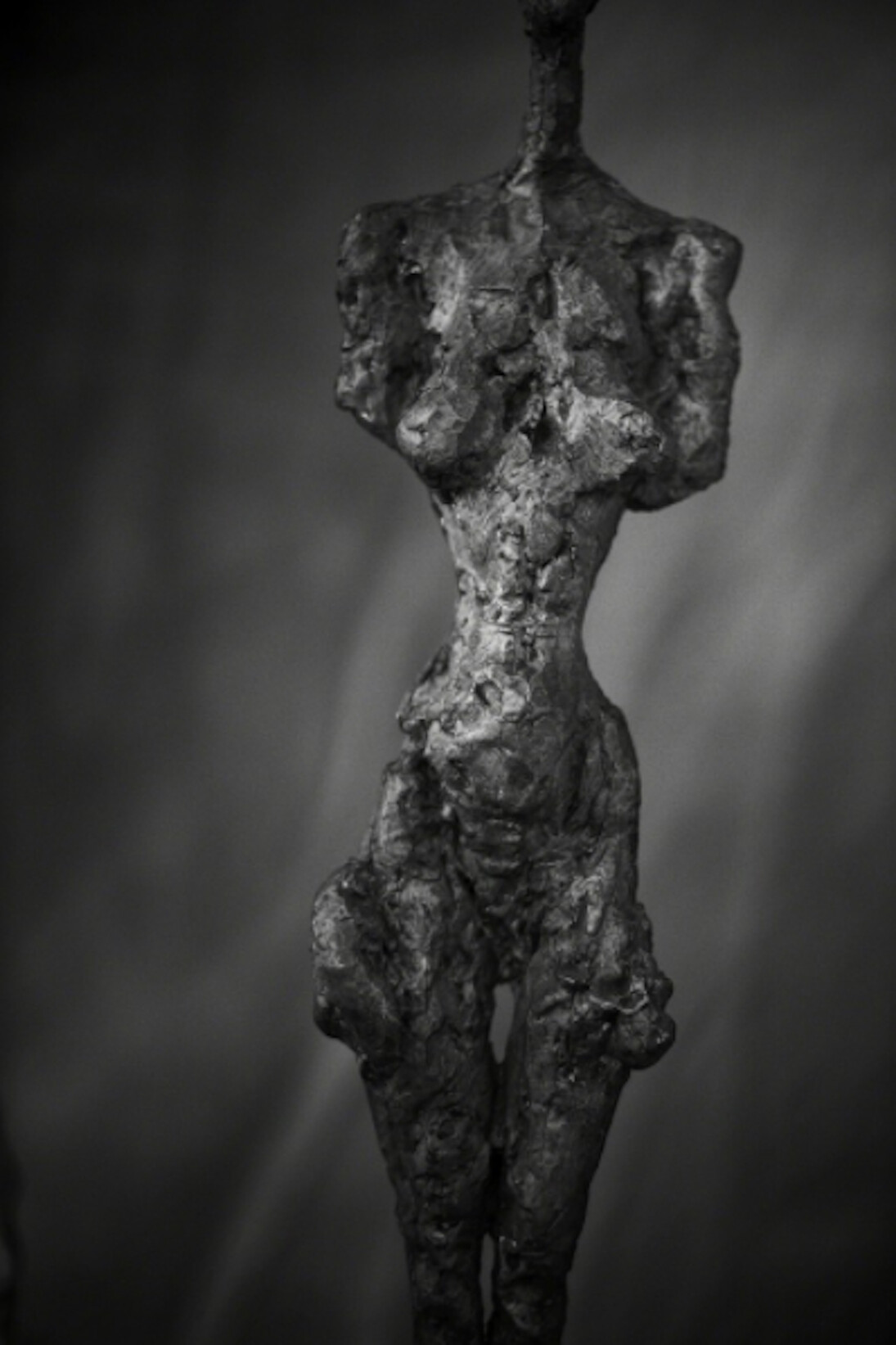 Peter Lindbergh, Alberto Giacometti, Femme debout (Poseuse I) (1954), Zurich, 2016, 2016. Courtesy of Gagosian Gallery