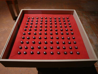 Nemanja Cvijanovič, Princip Kugel (Rote), 2015, stampa UV su carta stagnola, 10 x 10 cm, diametro 3,5 cm