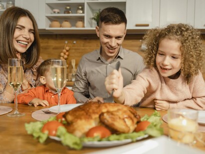 Los momentos alrededor de la mesa son instancias de diálogo, convivencia y agradecimiento por el alimento y la compañía