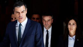 Pedro Sánchez y su jefe de gabinete en Moncloa, Iván Redondo