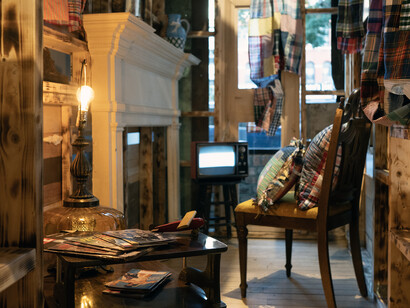 Stan Squirewell, The weight of grace, exhibition view. Courtesy of Claire Oliver Gallery