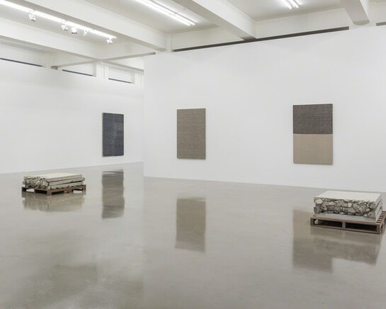 Folds and Faults, Exhibition view. Courtesy of Sprüth Magers