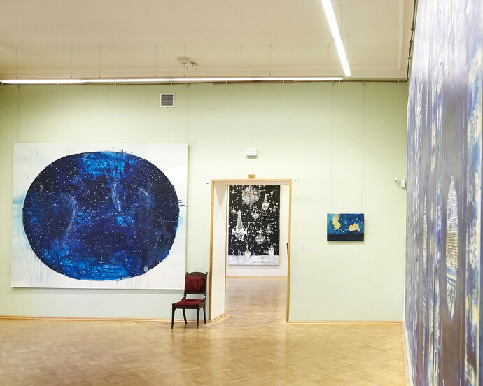 Salon de musique and Other Paintings by Piero Pizzi Cannella, Exhibition view. Courtesy of Partners & Mucciaccia