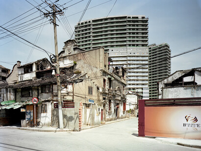 Gabriele Basilico, “Shangai”, 2010, pure pigment print, cm 80 x 100. Courtesy Studio Gabriele Basilico and Studio Guenzani Milano 