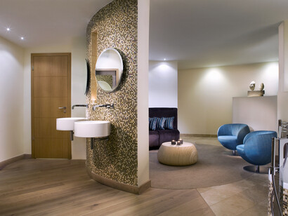 Guestroom no. 6 - Vanity