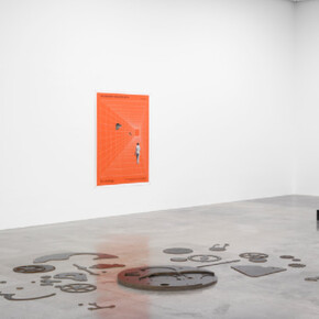 Damián Ortega, Exhibition view. Courtesy of White Cube