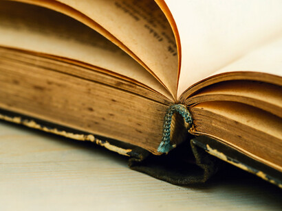 Factores extraliterarios, como las relaciones personales y el mercado editorial, influyeron significativamente en la consolidación del boom