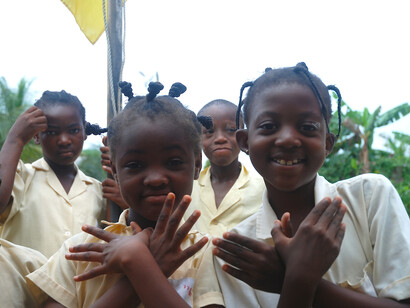 Niños en el centro de Formación y Educación de Douala, IDAV, Camerún. Foto: Javier Andrés Beltrán