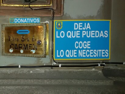 Lugar para los donativos en la iglesia de San Antón de Madrid