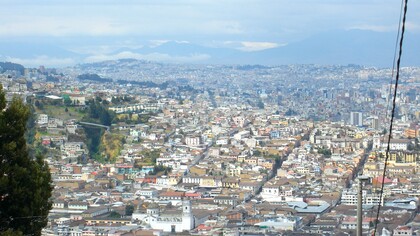 Vista del centro storico di Quito dal Panecillo, Ecuador. Foto di Flavius Roversi