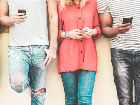 L’abitudine di associare lo svago all’utilizzo di dispositivi smart
