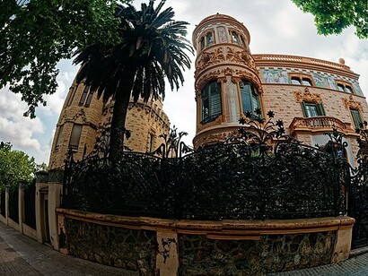 Avenida del Tibidabo 27.Modernismo catalán Torre Bernat i Creus 1905 de José Pérez Terraza, Barcelona, España
