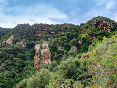 Acercamiento al Macizo del Garraf, Cataluña, España