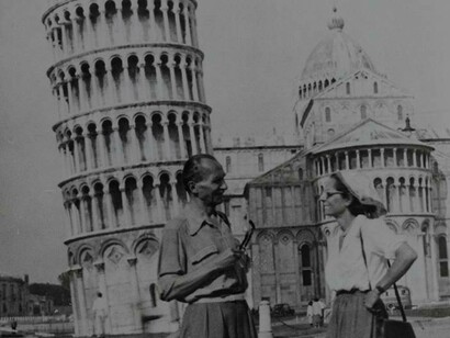 Nikos Kazantzakis in Italy with his wife Eleni Samiou