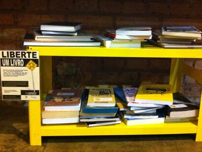 Un estante para liberar libros