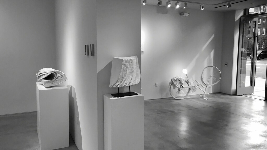 BIANCO (White). Courtesy of Galleria Ca' d'Oro