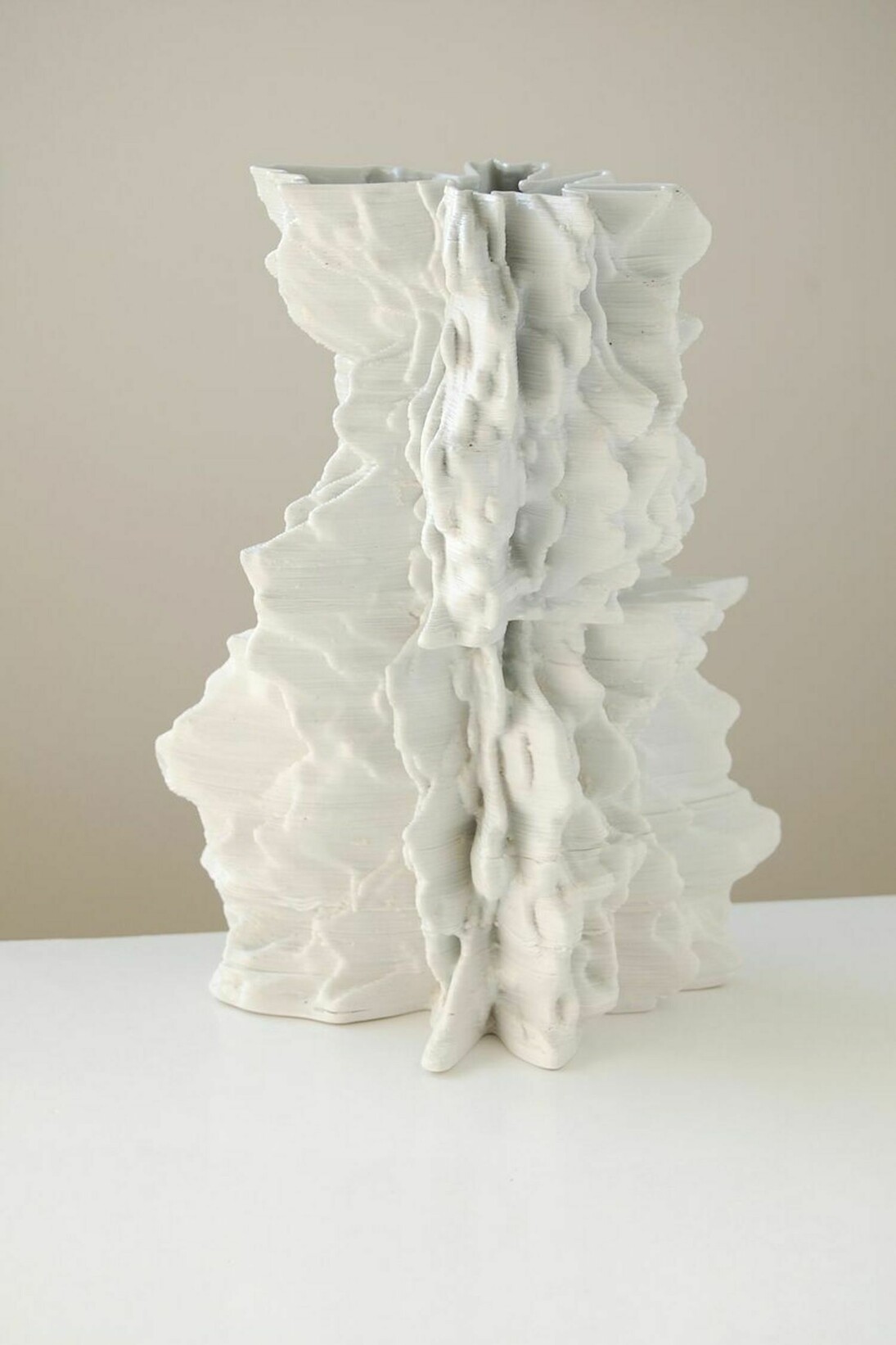Jonathan Keep 3D printed ceramic - porcelain & glaze. Courtesy of Bluecoat Display Centre