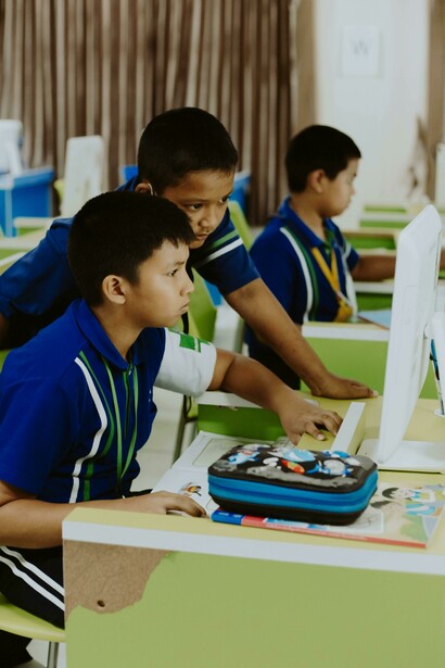 Aunque la IA transforma la enseñanza, sigue siendo esencial la guía metodológica de los docentes