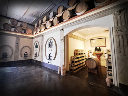 Olivícola Laur, con aceites extra virgen premiados a nivel mundial. Ubicada en Cruz de Piedra, departamento de Maipú, Mendoza, Argentina