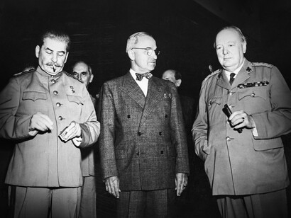 Joseph Stalin, Harry S. Truman y Winston Churchill como aliados en la Segunda Guerra Mundial