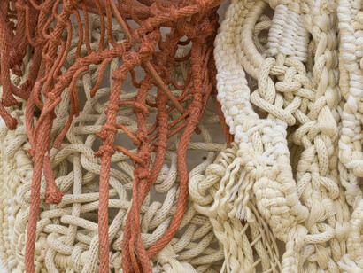 Tanya Aguiñiga, Cómo detener el pasado (detail), 2023. Stones from the LA River, low-fired terracotta and stoneware, willow reeds, Mexican self-drying terracotta, and cotton, 70 x 39 in (177.8 x 99.1 cm). Courtesy of Shulamit Nazarian LA
