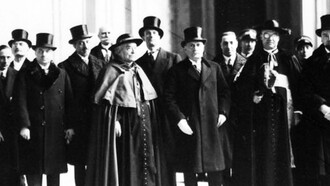 Benito Mussolini e il cardinale Pietro Gasparri alla firma dei Patti Lateranensi a Roma l’11 febbraio 1929 