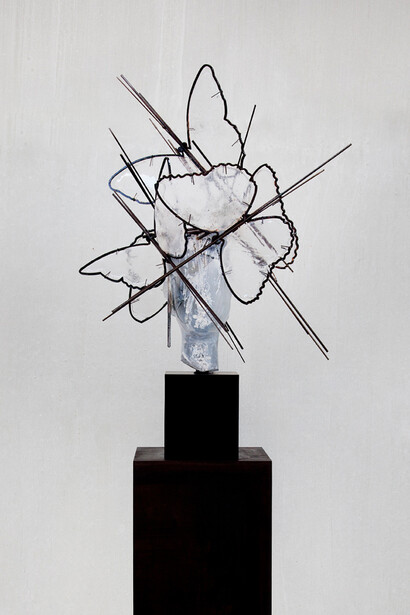 Manolo Valdés, White butterflies, 2024. Courtesy of Opera Gallery