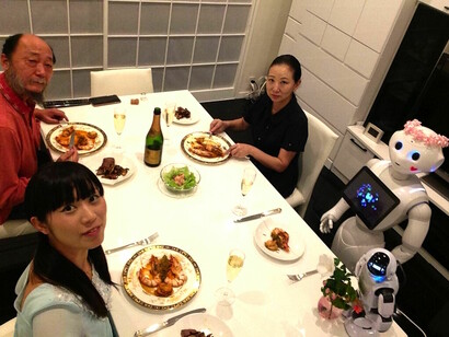 Pepper with Tomomi’s family © Tomomi Ota