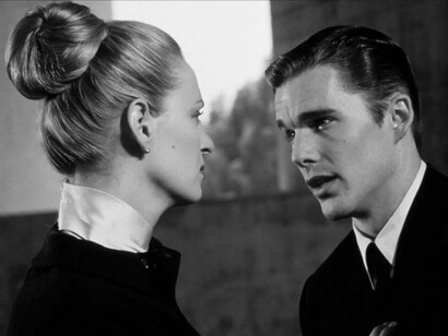 Ethan Hawke e Uma Thurman discutem em cena do filme Gattaca as limitações que o personagem enfrenta em seu gene