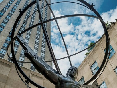 Atlas, del escultor Lee Lawrie  en el Rockefeller Center de Nueva York, EE. UU.