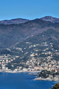 Veduta di Recco e Camogli da San Rocco  con affaccio sul Golfo Paradiso, Liguria, Italia