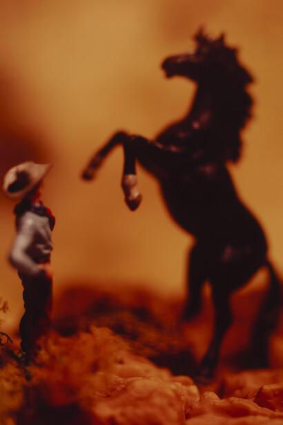 David Levinthal, Untitled from the series Wild West (detail), 1989, Polaroid Polacolor ER Land Film, 20 x 24 inches, Smithsonian American Art Museum, Gift of an anonymous donor. Courtesy of H’Art Museum © 1989
David Levinthal