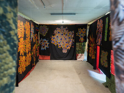 Sphères 9, Exhibition view. Courtesy of Galleria Continua