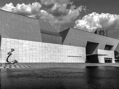 Parviz Tanavoli. Courtesy of Aga Khan Museum