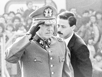 Augusto Pinochet pudo haber influido en la actual Constitución, pero no se puede decir que está hecha a su medida