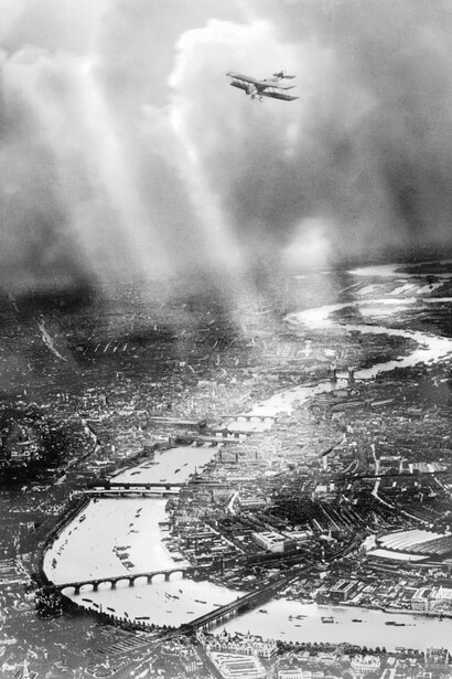 The Heart of the Empire, Alfred George Buckham, c.1923 © The Royal Photographic Society Collection at the National Media Museum, Bradford / SSPL