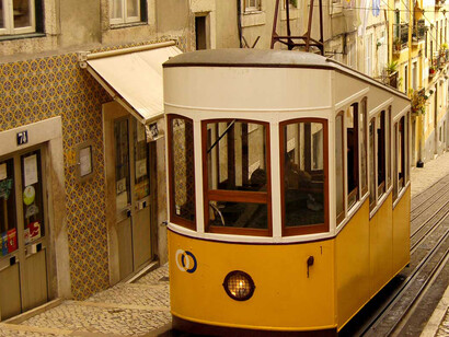Eléctrico em Lisboa: imagem característica da capital portuguesa